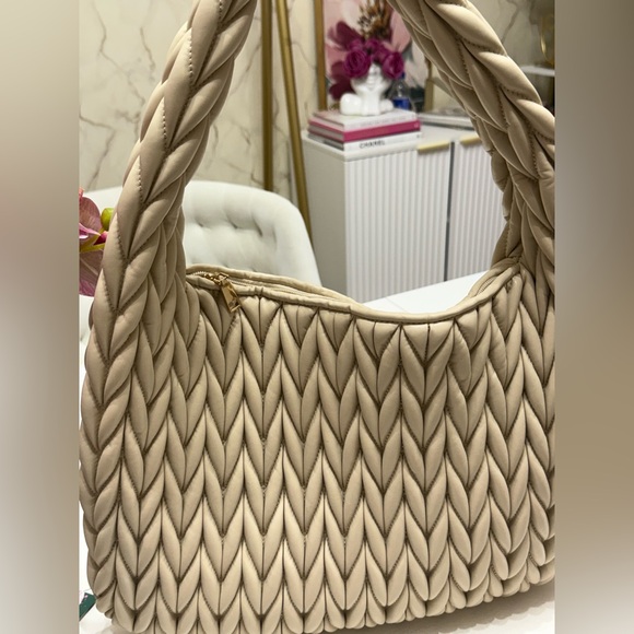 Large Quilted Vegan Leather Hobo Bag - Picture 3 of 6